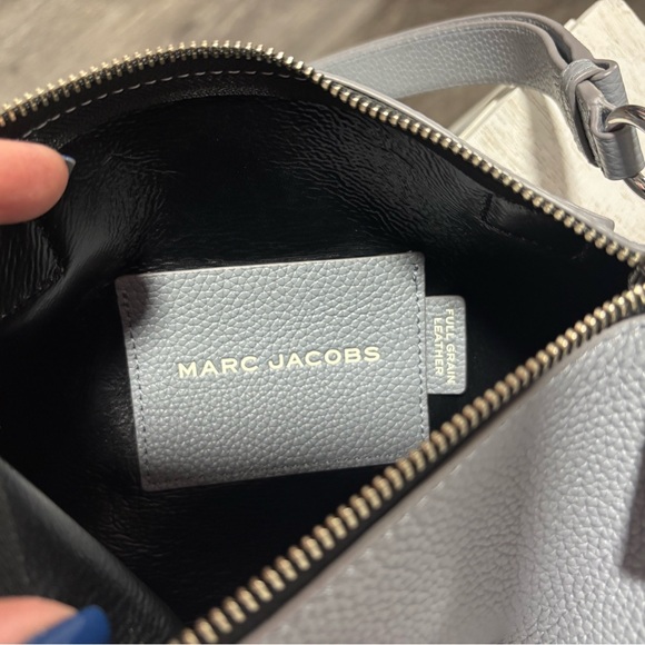 Marc Jacobs The Duffle Bag in Light Gray - Picture 3 of 4
